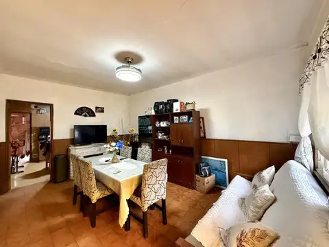VENTA · CASA · DOS DORMITORIOS · PATIO · PARRILLERO · AZCUÉNAGA