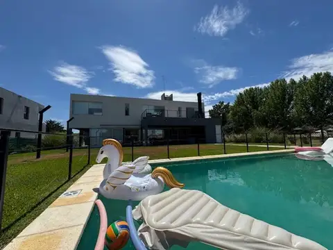 Casa en Alquiler Temporal de 4 dormitorios