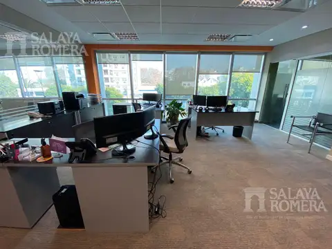 Oficina en Venta con 5 cocheras