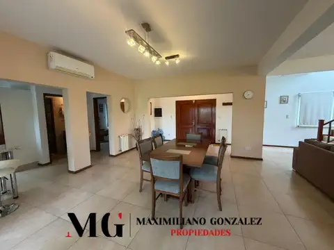 Casa 5 ambientes con 3 baños