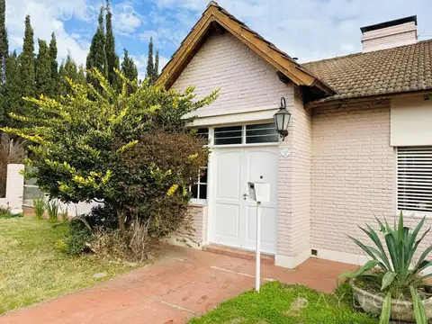 Casa en Venta - Barrio Parque Patagonia - BAHIA BLANCA - OPORTUNIDAD APTO CRÉDITO -  Calle Coliqueo al 82