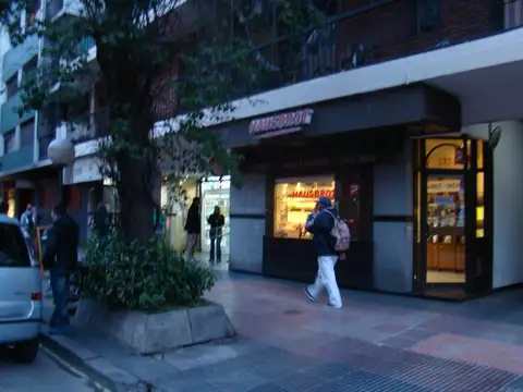 Avenida Olazábal 5100, Piso 8