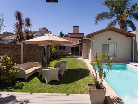Casa en Venta con 1 cochera