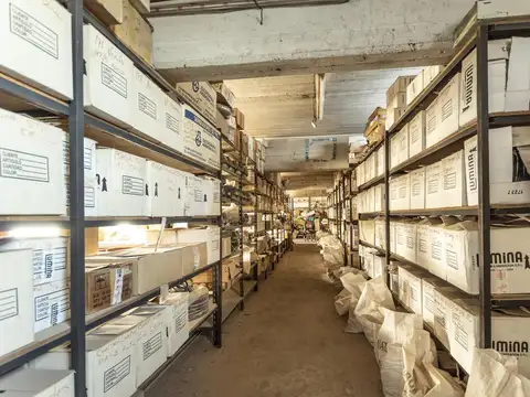 Galpon en Venta 43  mts Fondo