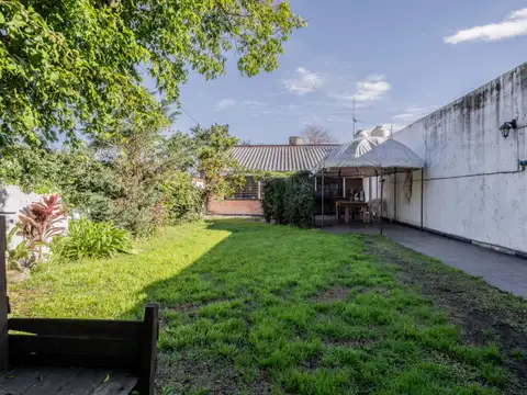 Casa en Venta con 3 cocheras