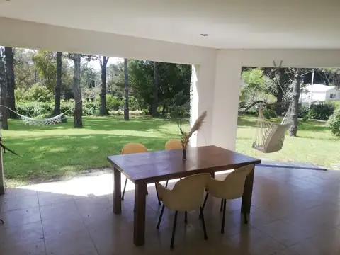 Av De Los Langostinos 1400