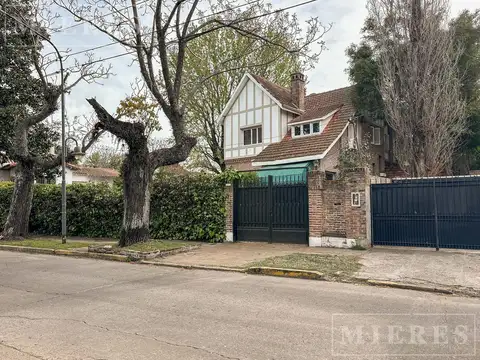 Gran casa estilo Ingles en la mejor zona de Tigre residencial