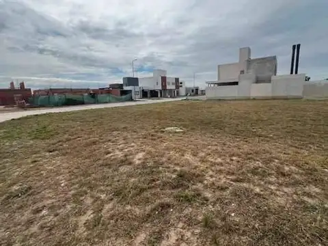 Lote a la venta B° Brisas de Manantiales ubicacion central