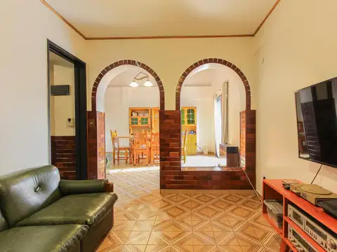 Depto Tipo Casa en Venta con 1 cocheras