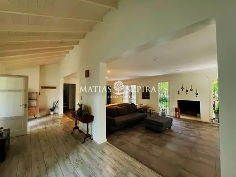 Casa 5 ambientes con 4 baños