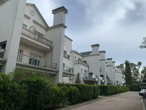 Venta Departamento en Aston Village 3 amb