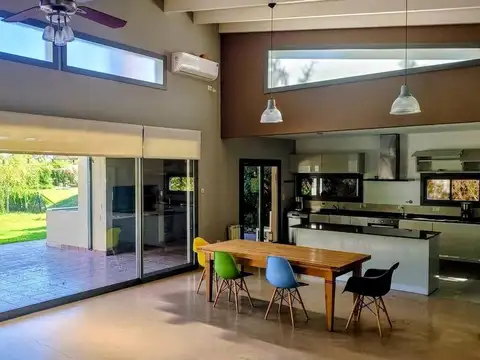 Casa en Venta en Countries y Barrios Cerrados en Campana, USD 280.000
