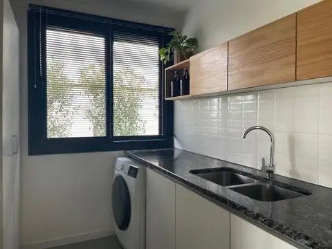 Casa en venta - 2 Dormitorios 4 Baños - Chivilcoy