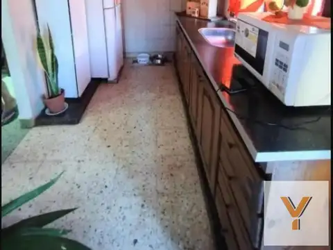 Casa en Venta - 2 Dormitorios 2 Baños - 870mts - Villa Elisa