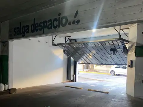 Cochera en Lanús Oeste