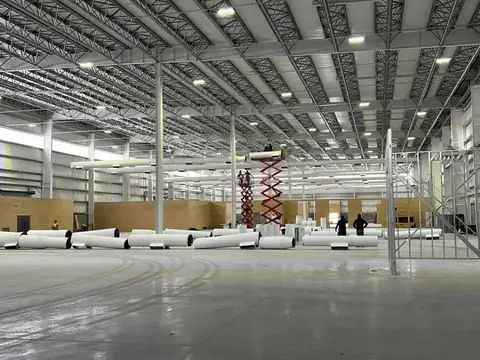S/Autopista A estrenar Nave de 7000 m2 c/Oficinas A Int 12 mts pisos laser
