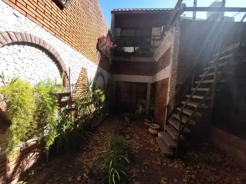 Marcos Paz 1900, Piso 0