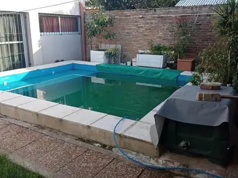 Casa 4 ambientes con 2 baños