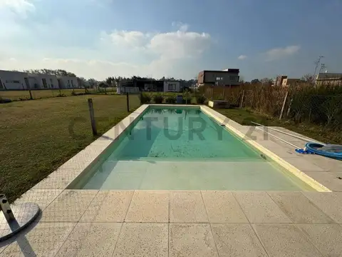 VENTA CASA 4 AMBIENTES CON PILETA SANTA ISABEL 2