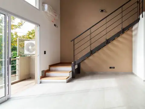 Depto Tipo Casa en Venta con 1 cocheras