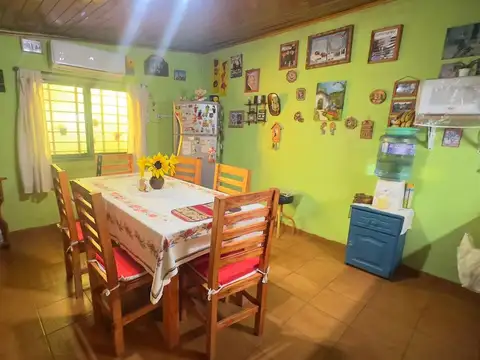 VENTA CASA 2 AMBIENTES AMPLIO JARDIN SOURIGUES