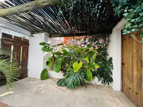Casa 5 ambientes con 4 baños