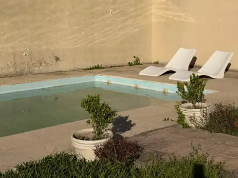 Casa 6 ambientes con 3 baños