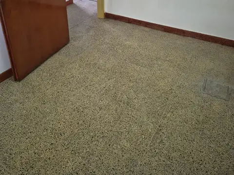 Depto Tipo Casa en Alquiler con 1 cocheras