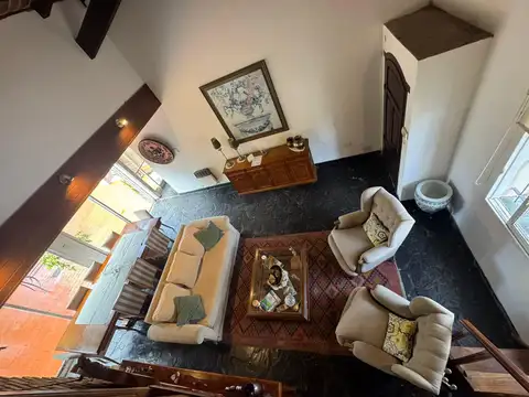 Casa 7 ambientes con 3 baños