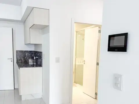 Venta de monoambiente al frente a metros de plaza los andres