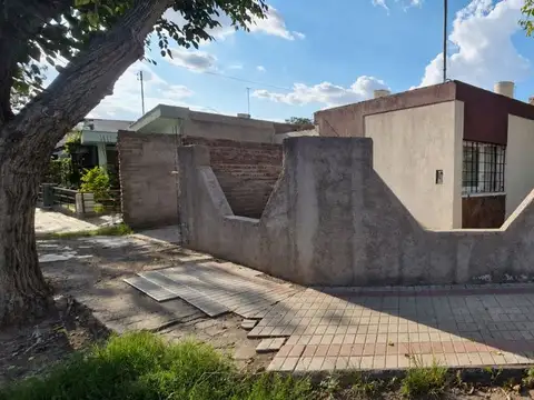 CASA EN VENTA 3 DORMITORIOS EN GUAYMALLEN