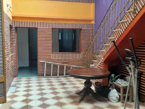 4 Ambientes-Patio- Terraza Lote propio-constitucion