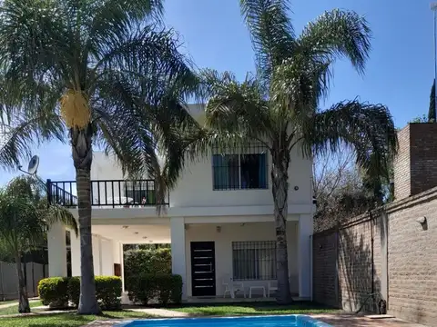 Casa 5 ambientes con 2 baños