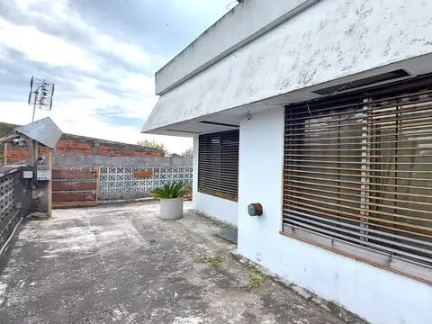 Corregidores 1000, Piso 1