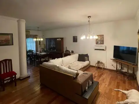 Agüero e/ General José Belgrano y Justo José de Urquiza