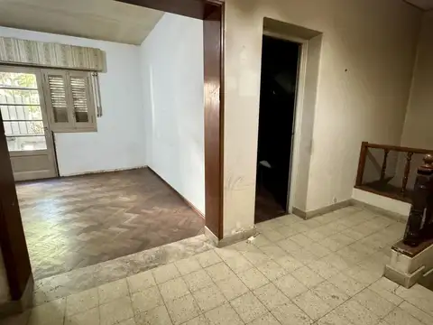 Casa 6 ambientes con 1 baño