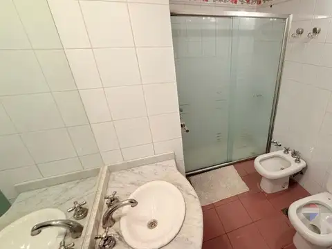 CASA DE 6 DORMITORIOS CENTRO