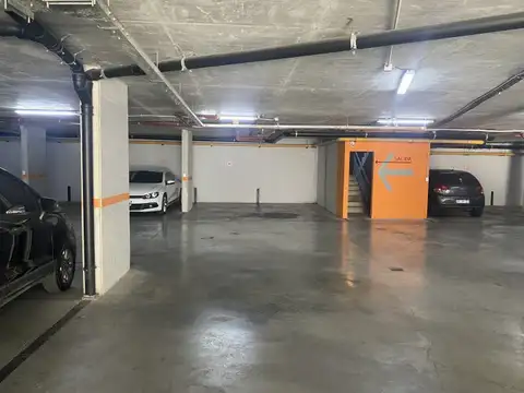 VENTA. Cochera En arealis. Muy cómoda. Camionetas