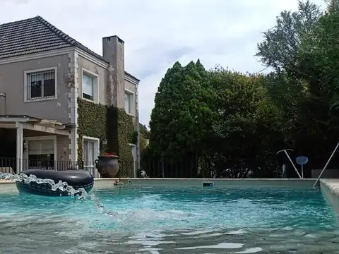 Casa 5 ambientes con 3 baños