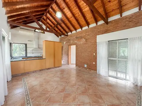 Casa 3 dormitorios, excelente ubicación en Funes.