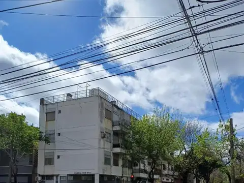 Tucuman 2790 , Piso 2