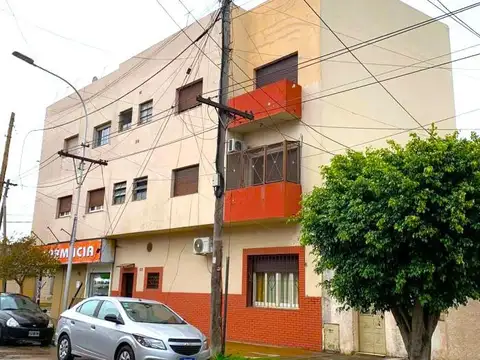 Departamento en Venta 3 amb PB. con patio en Lanús Oeste