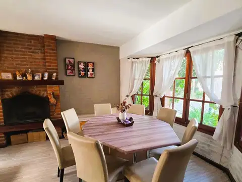 Casa 5 ambientes con 3 baños