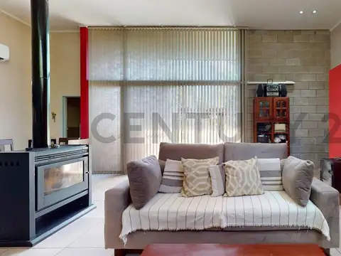Calle 419 entre 139 bis y 140 (sobre la calle Arana) La Plata , Villa Elisa casa en venta