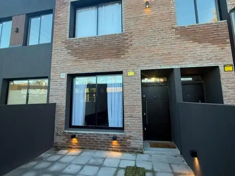 Depto Tipo Casa en Venta de 4 ambientes