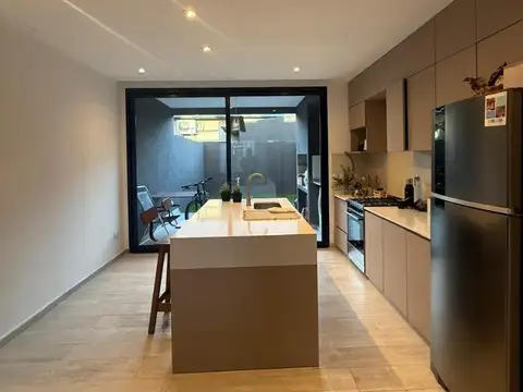 Depto Tipo Casa 4 ambientes con 3 baños