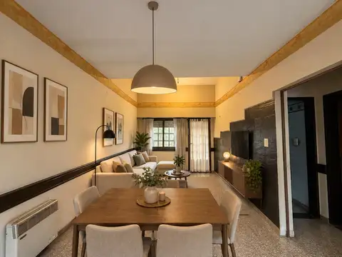 Venta casa de 2 plantas con 3 dormitorios, cochera y patio barrio Bella Vista, Rosario
