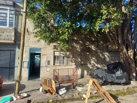 Venta de Estructura Edilicia con habitaciones para renta