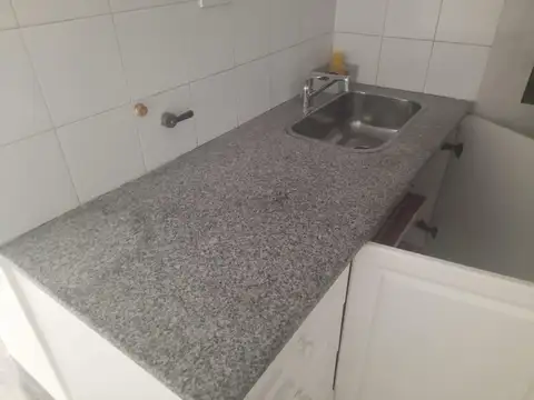Depto Tipo Casa en Alquiler en Barrio Malvinas, $ 700.000