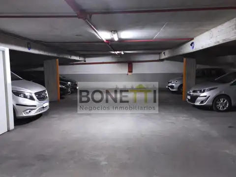 Cochera en excelente ubicacion